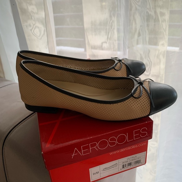Aerosoles Perforated Leather Ballet Flats size 9.5M - Picture 9 of 15
